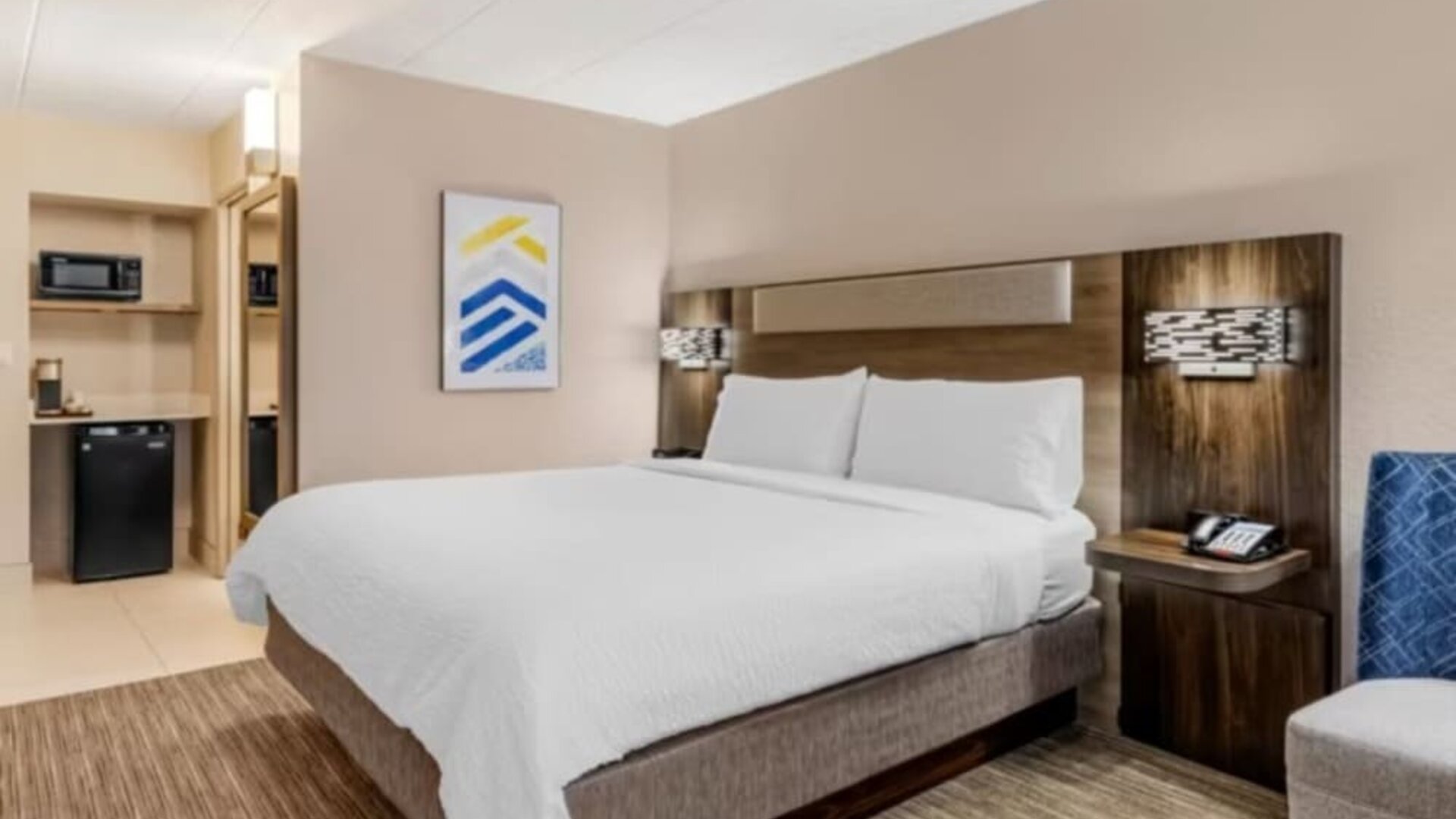 Day use room at Holiday Inn Express Chicago - Downers Grove.