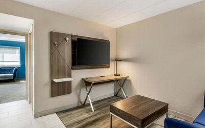 Day use room at Holiday Inn Express Chicago - Downers Grove.