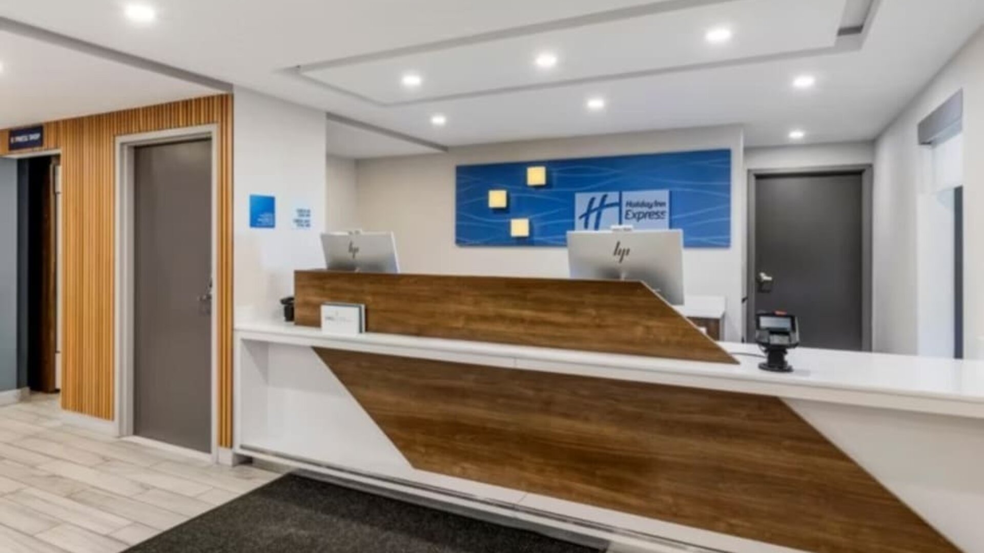 Front Desk at Holiday Inn Express Chicago - Downers Grove.