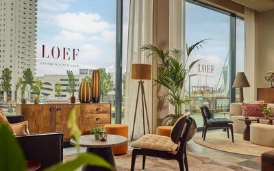 Coffee shop and restaurant at DoubleTree By Hilton Rotterdam Centre.